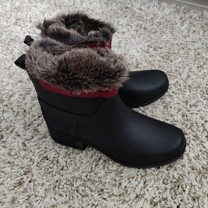 Lucky Brand Black Rubber Rain Boots 7